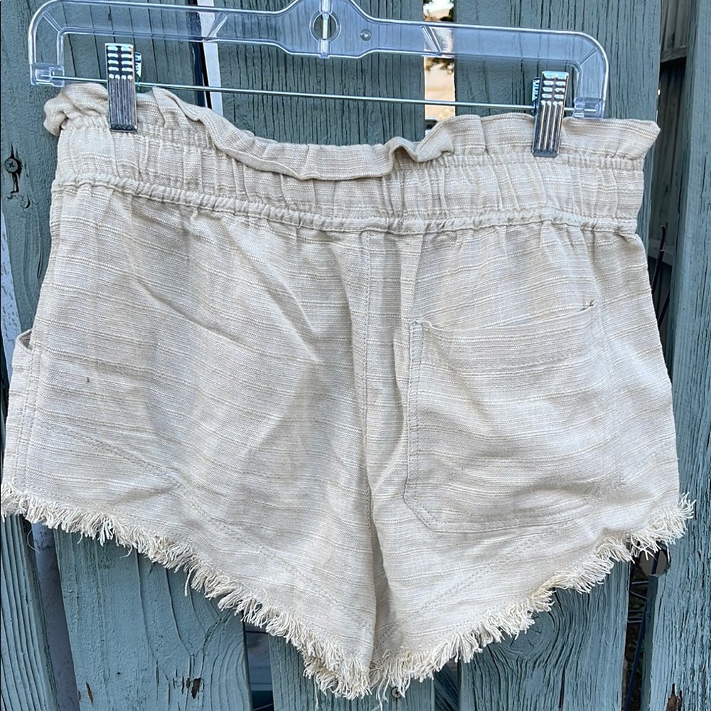 BDG Women's Tan Frayed Hem Shorts - Picture 6 of 9